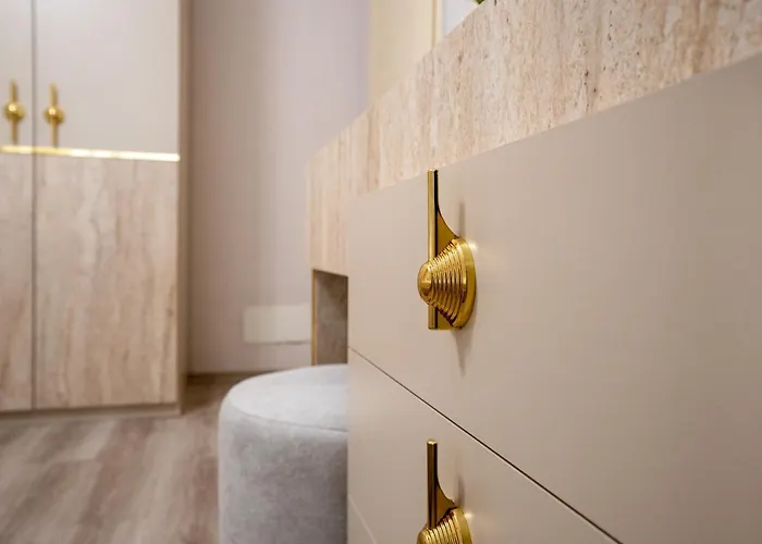 Διαμέρισμα Huqi Luxury 3 *