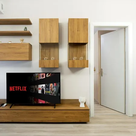 Huqi Luxury 3 Тирана